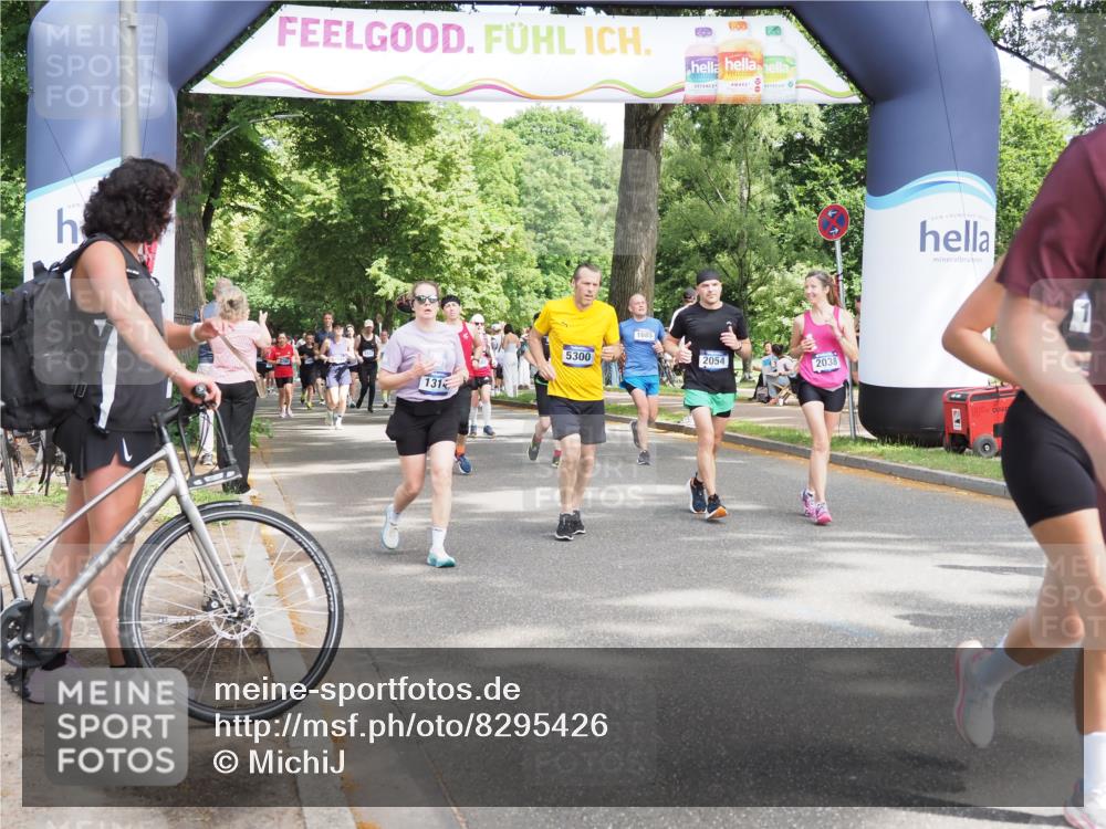 29.06.2025 - hella hamburg halbmarathon MichiJ http://msf.ph/oto/8295426 29.06.2025 11:29:55 Zwischen KM18-KM19 1314, 1685, 2038, 2054, 2173, 2313, 3828, 4245, 4612, 5300, 9978, 10888, 11546, 13952, 16559, 16916 meine-sportfotos.de