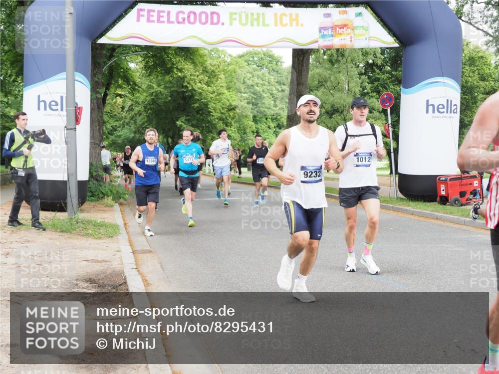 29.06.2025 - hella hamburg halbmarathon MichiJ http://msf.ph/oto/8295431 29.06.2025 10:34:08 Zwischen KM18-KM19 1012, 1759, 2048, 3304, 6071, 6290, 6460, 7961, 8023, 8269, 8743, 9232, 10792, 15133, 15636, 16624, 17499, 17892, 18346, 18970, 19128 meine-sportfotos.de