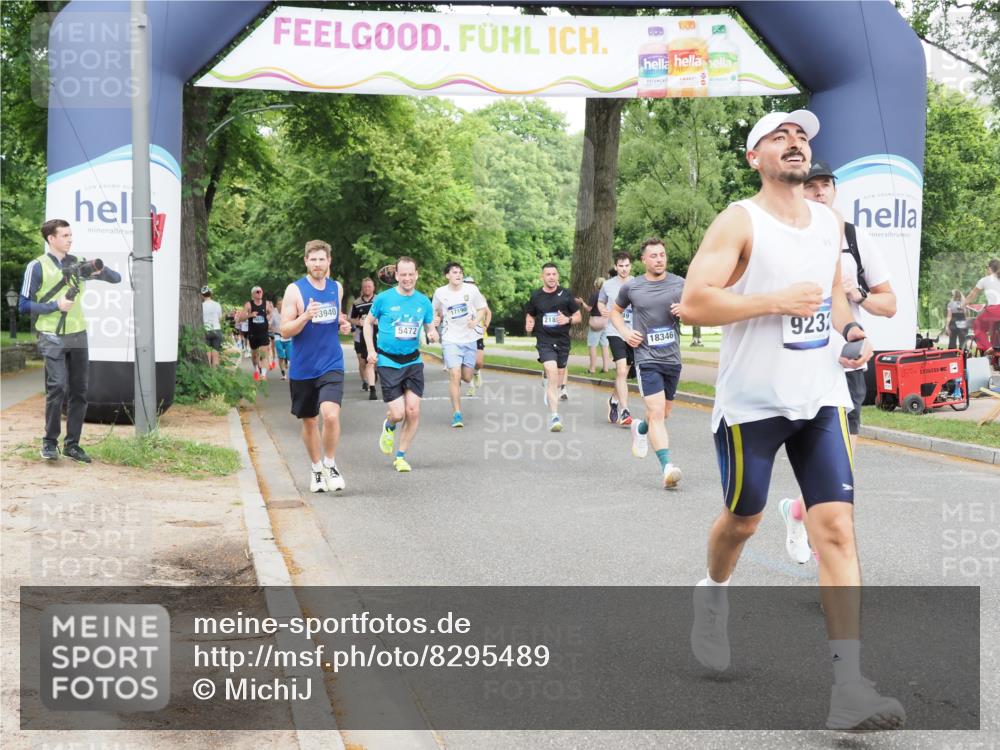 29.06.2025 - hella hamburg halbmarathon MichiJ http://msf.ph/oto/8295489 29.06.2025 10:34:08 Zwischen KM18-KM19 1012, 1759, 2048, 3304, 6071, 6290, 6460, 7961, 8023, 8269, 8743, 9232, 10792, 15133, 15636, 16624, 17499, 17892, 18346, 18970, 19128 meine-sportfotos.de
