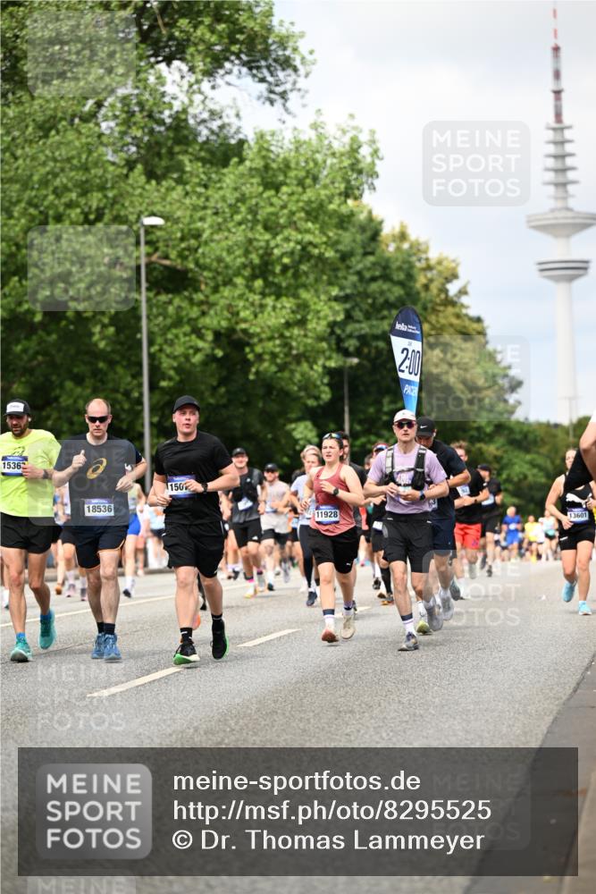 29.06.2025 - hella hamburg halbmarathon Dr. Thomas Lammeyer http://msf.ph/oto/8295525 29.06.2025 10:37:41 Kennedybrücke 1324, 1896, 1995, 2085, 2342, 2526, 2776, 3341, 3812, 3871, 4164, 4361, 4433, 4449, 4807, 5075, 5180, 5561, 5584, 5917, 6773, 6999, 7308, 7309, 7705, 8620, 8891, 9234, 9258, 9438, 9591, 9706, 9750, 9799, 9995, 10800, 11092, 11111, 11260 meine-sportfotos.de