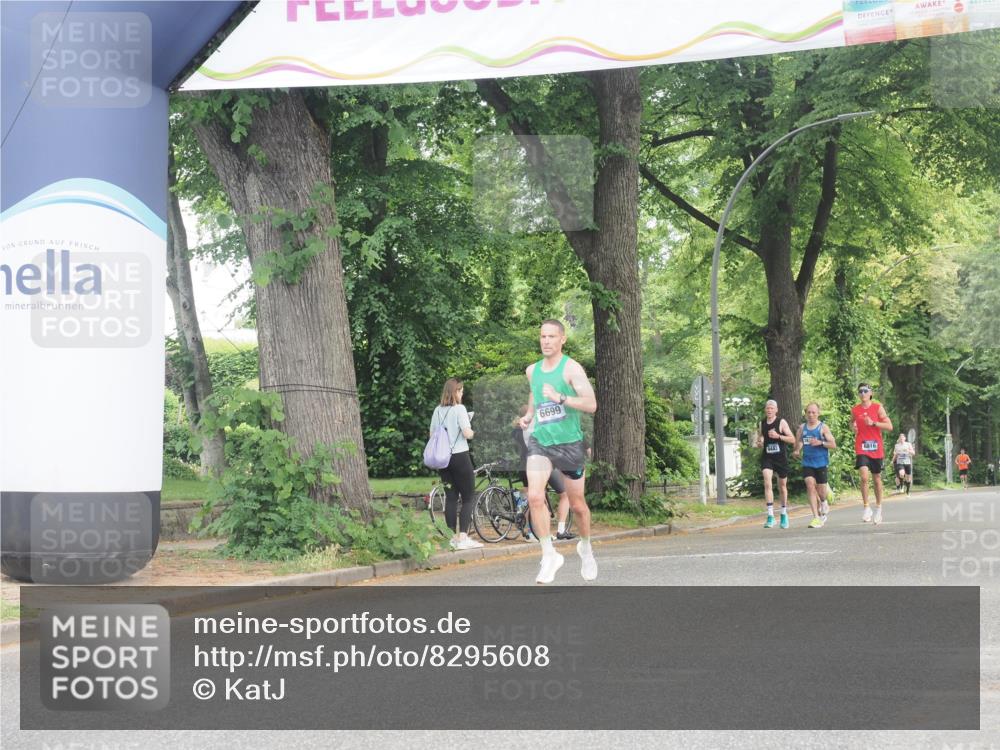 29.06.2025 - hella hamburg halbmarathon KatJ http://msf.ph/oto/8295608 29.06.2025 10:13:30 Zwischen KM18-KM19 6699 meine-sportfotos.de