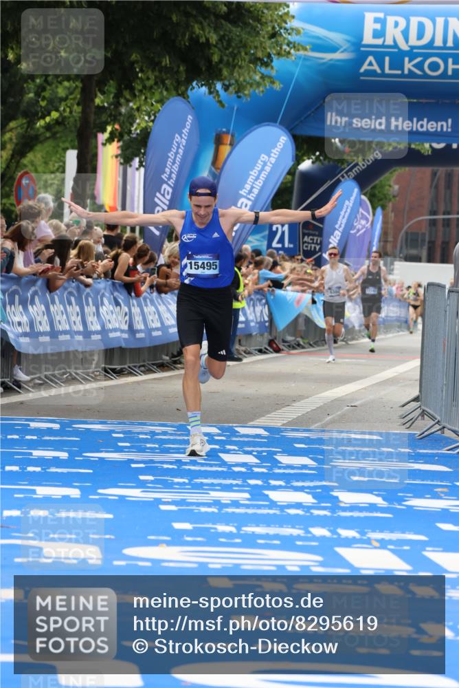 29.06.2025 - hella hamburg halbmarathon Strokosch-Dieckow http://msf.ph/oto/8295619 29.06.2025 10:18:40 Ziel 15495 meine-sportfotos.de