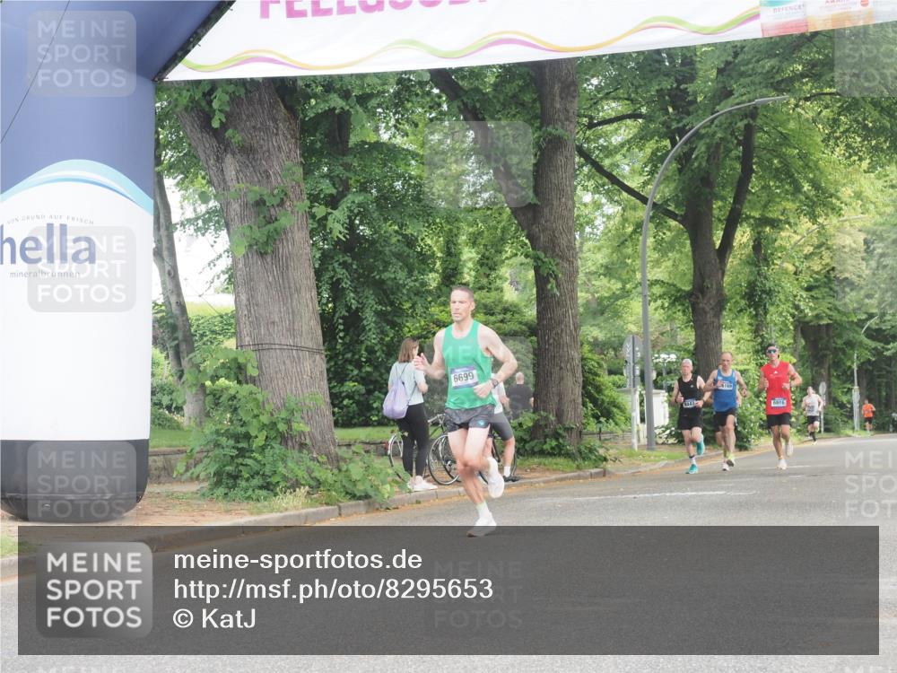 29.06.2025 - hella hamburg halbmarathon KatJ http://msf.ph/oto/8295653 29.06.2025 10:13:30 Zwischen KM18-KM19 6699 meine-sportfotos.de