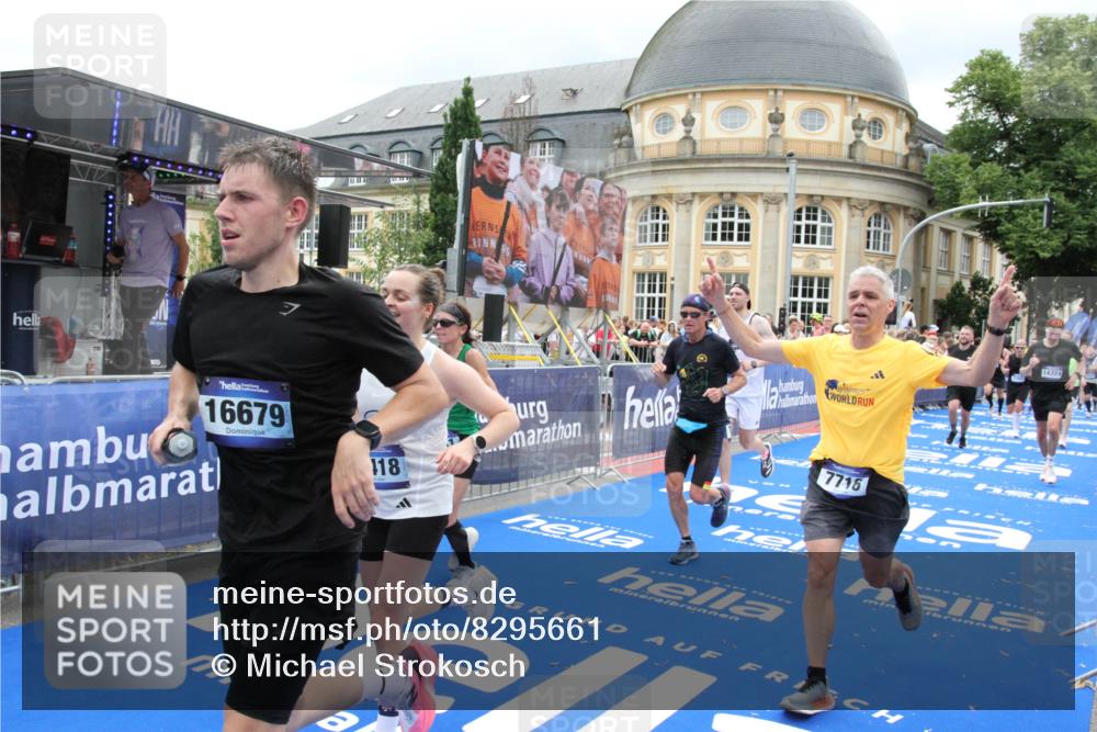 29.06.2025 - hella hamburg halbmarathon Michael Strokosch http://msf.ph/oto/8295661 29.06.2025 10:56:58 Ziel 1955, 2282, 2741, 2759, 5033, 5418, 6835, 7716, 8669, 11043, 11212, 14678, 15097, 16620, 16679 meine-sportfotos.de