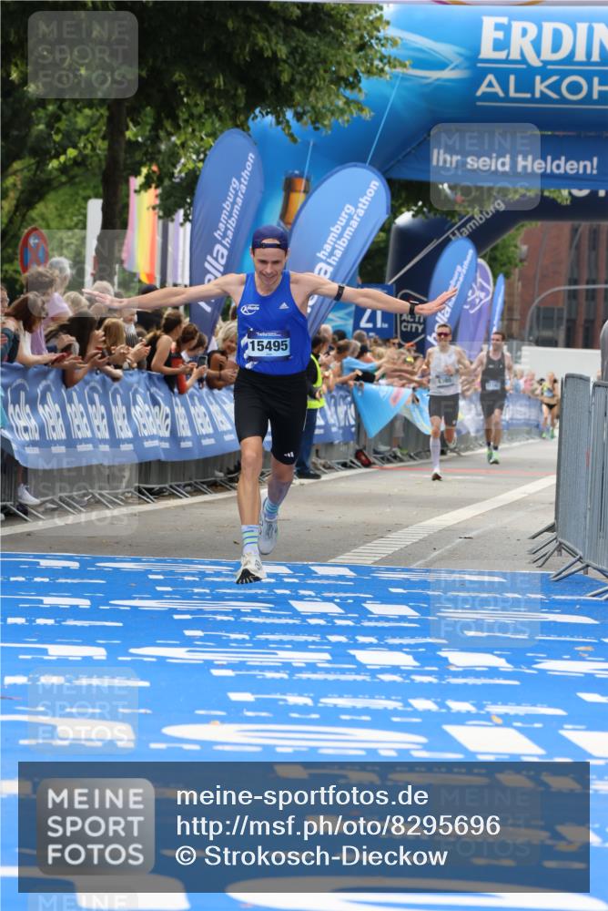 29.06.2025 - hella hamburg halbmarathon Strokosch-Dieckow http://msf.ph/oto/8295696 29.06.2025 10:18:40 Ziel 15495 meine-sportfotos.de