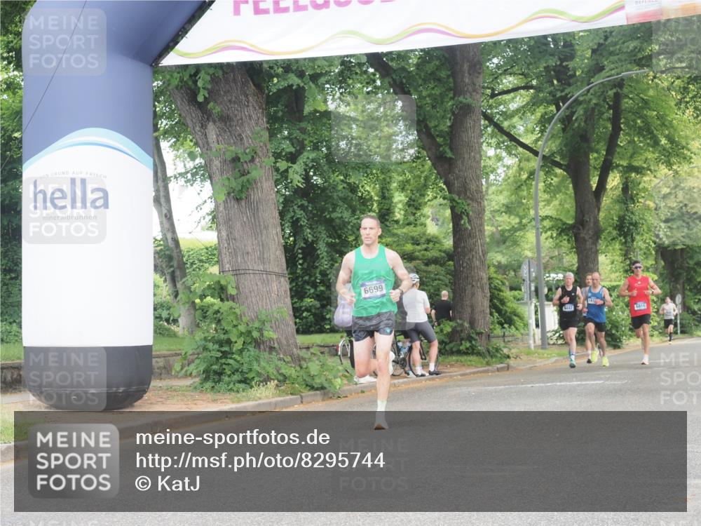 29.06.2025 - hella hamburg halbmarathon KatJ http://msf.ph/oto/8295744 29.06.2025 10:13:31 Zwischen KM18-KM19 6699 meine-sportfotos.de