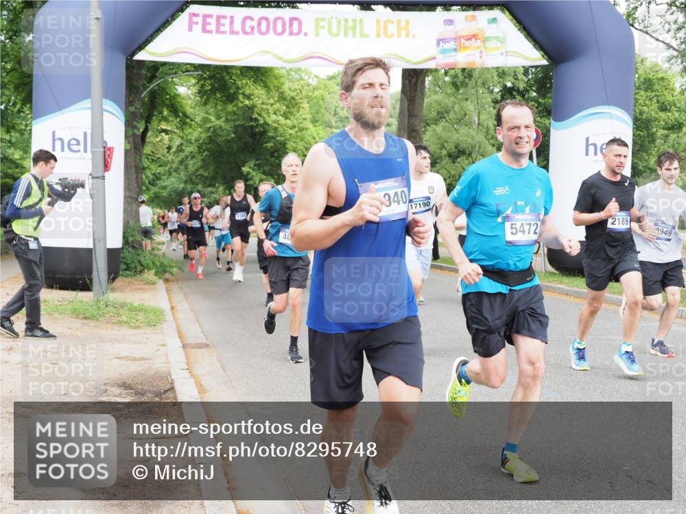 29.06.2025 - hella hamburg halbmarathon MichiJ http://msf.ph/oto/8295748 29.06.2025 10:34:11 Zwischen KM18-KM19 1012, 2189, 3304, 4091, 4237, 4949, 5472, 6290, 6460, 7961, 8023, 8269, 9232, 10792, 13940, 14034, 14911, 17190, 18346, 19128 meine-sportfotos.de