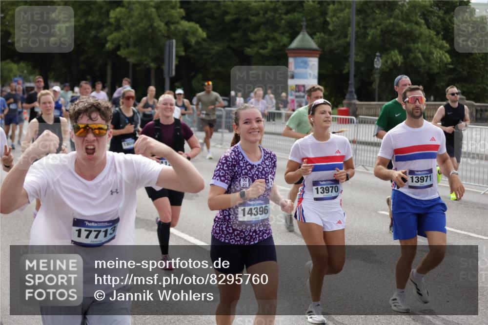 29.06.2025 - hella hamburg halbmarathon Jannik Wohlers http://msf.ph/oto/8295760 29.06.2025 10:36:43 Lombardsbrücke 1022, 1339, 1488, 1490, 1597, 2031, 2072, 2104, 2272, 2480, 3127, 3165, 3714, 4347, 4733, 5224, 5538, 5640, 5786, 6172, 6584, 6804, 7202, 7707, 8007, 8257, 8258, 8315, 8758, 9054, 9055, 10762, 10862, 10931, 11246, 11843, 12087, 12103, 12184, 12218, 12463, 12532, 13695, 13783, 13970, 13971, 14202, 14343, 14396, 14779, 14915, 15106, 15353, 15475, 15907, 16192, 16304, 16782, 16885, 17388, 17504, 17591, 17687, 17688, 17794, 18578 meine-sportfotos.de