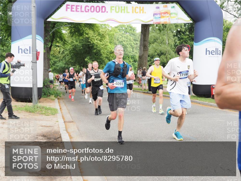 29.06.2025 - hella hamburg halbmarathon MichiJ http://msf.ph/oto/8295780 29.06.2025 10:34:11 Zwischen KM18-KM19 1012, 2189, 3304, 4091, 4237, 4949, 5472, 6290, 6460, 7961, 8023, 8269, 9232, 10792, 13940, 14034, 14911, 17190, 18346, 19128 meine-sportfotos.de