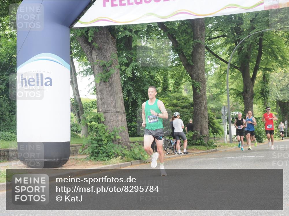 29.06.2025 - hella hamburg halbmarathon KatJ http://msf.ph/oto/8295784 29.06.2025 10:13:31 Zwischen KM18-KM19 6699 meine-sportfotos.de