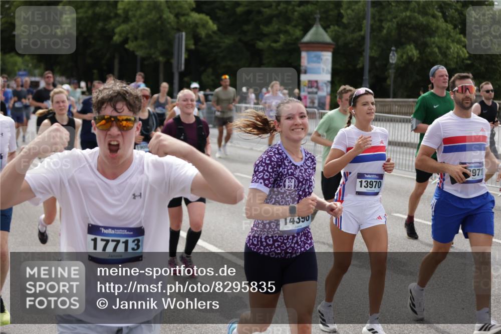29.06.2025 - hella hamburg halbmarathon Jannik Wohlers http://msf.ph/oto/8295835 29.06.2025 10:36:43 Lombardsbrücke 1022, 1339, 1488, 1490, 1597, 2031, 2072, 2104, 2272, 2480, 3127, 3165, 3714, 4347, 4733, 5224, 5538, 5640, 5786, 6172, 6584, 6804, 7202, 7707, 8007, 8257, 8258, 8315, 8758, 9054, 9055, 10762, 10862, 10931, 11246, 11843, 12087, 12103, 12184, 12218, 12463, 12532, 13695, 13783, 13970, 13971, 14202, 14343, 14396, 14779, 14915, 15106, 15353, 15475, 15907, 16192, 16304, 16782, 16885, 17388, 17504, 17591, 17687, 17688, 17794, 18578 meine-sportfotos.de