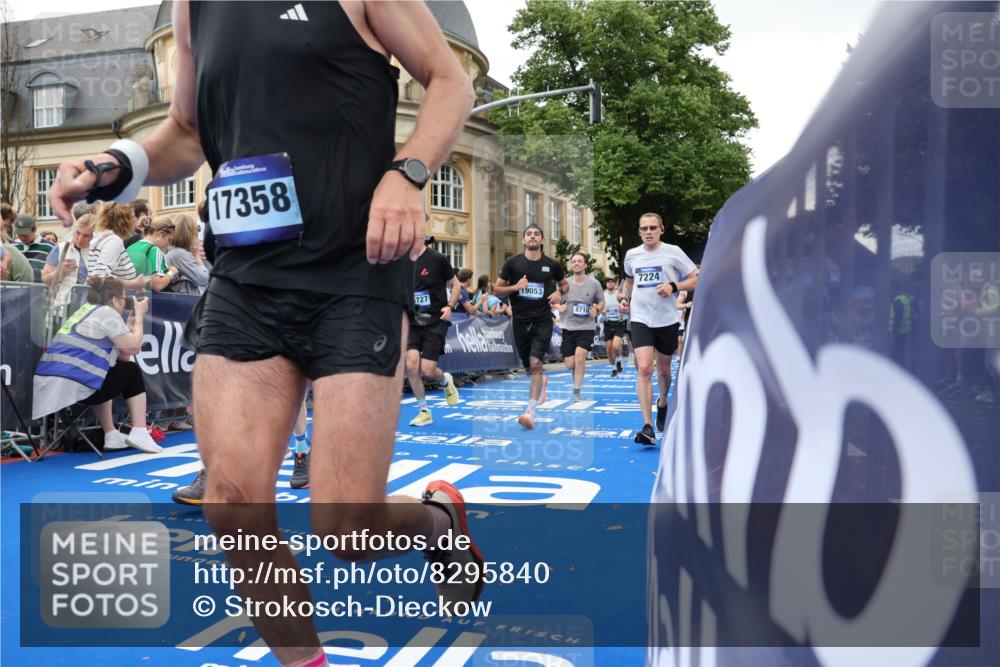 29.06.2025 - hella hamburg halbmarathon Strokosch-Dieckow http://msf.ph/oto/8295840 29.06.2025 10:51:47 Ziel 2396, 2818, 2823, 2880, 4297, 5102, 6286, 7224, 8710, 8819, 8856, 9793, 9959, 12224, 13799, 15427, 15496, 15690, 15727, 15831, 15899, 16907, 17682, 17815, 17962, 19053, 19137 meine-sportfotos.de