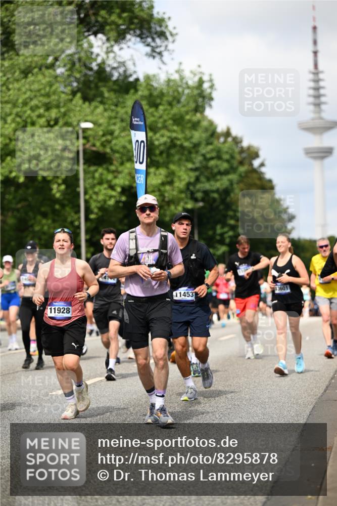 29.06.2025 - hella hamburg halbmarathon Dr. Thomas Lammeyer http://msf.ph/oto/8295878 29.06.2025 10:37:44 Kennedybrücke 1189, 1275, 1896, 1995, 2085, 2342, 2526, 2776, 3341, 3812, 4164, 4361, 4433, 4449, 4807, 5075, 5141, 5180, 5557, 5561, 5584, 5822, 5917, 6773, 6956, 6999, 7308, 7309, 7705, 8620, 8891, 9234, 9258, 9438, 9591, 9706, 9799, 9995, 10800, 11092, 11111, 11237, 11260 meine-sportfotos.de