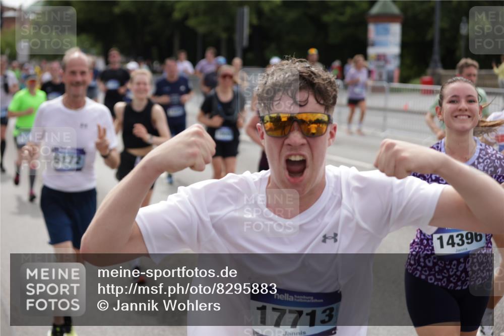 29.06.2025 - hella hamburg halbmarathon Jannik Wohlers http://msf.ph/oto/8295883 29.06.2025 10:36:43 Lombardsbrücke 1022, 1339, 1488, 1490, 1597, 2031, 2072, 2104, 2272, 2480, 3127, 3165, 3714, 4347, 4733, 5224, 5538, 5640, 5786, 6172, 6584, 6804, 7202, 7707, 8007, 8257, 8258, 8315, 8758, 9054, 9055, 10762, 10862, 10931, 11246, 11843, 12087, 12103, 12184, 12218, 12463, 12532, 13695, 13783, 13970, 13971, 14202, 14343, 14396, 14779, 14915, 15106, 15353, 15475, 15907, 16192, 16304, 16782, 16885, 17388, 17504, 17591, 17687, 17688, 17794, 18578 meine-sportfotos.de