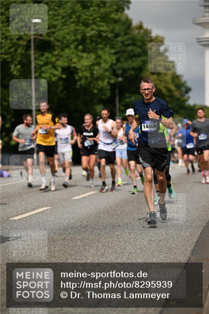 29.06.2025 - hella hamburg halbmarathon Dr. Thomas Lammeyer http://msf.ph/oto/8295939 29.06.2025 10:16:14 Kennedybrücke 1249, 1610, 1785, 1850, 1851, 2963, 2964, 3182, 3248, 3262, 3746, 4453, 4499, 5150, 5166, 5176, 6822, 6871, 6966, 7907, 8206, 8207, 8971, 9119, 9253, 9405, 9428, 10685 meine-sportfotos.de