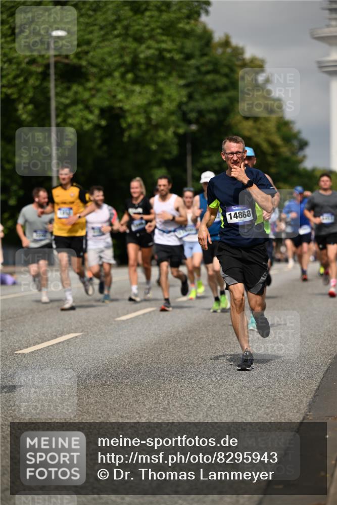 29.06.2025 - hella hamburg halbmarathon Dr. Thomas Lammeyer http://msf.ph/oto/8295943 29.06.2025 10:16:14 Kennedybrücke 1249, 1610, 1785, 1850, 1851, 2963, 2964, 3182, 3248, 3262, 3746, 4453, 4499, 5150, 5166, 5176, 6822, 6871, 6966, 7907, 8206, 8207, 8971, 9119, 9253, 9405, 9428, 10685 meine-sportfotos.de