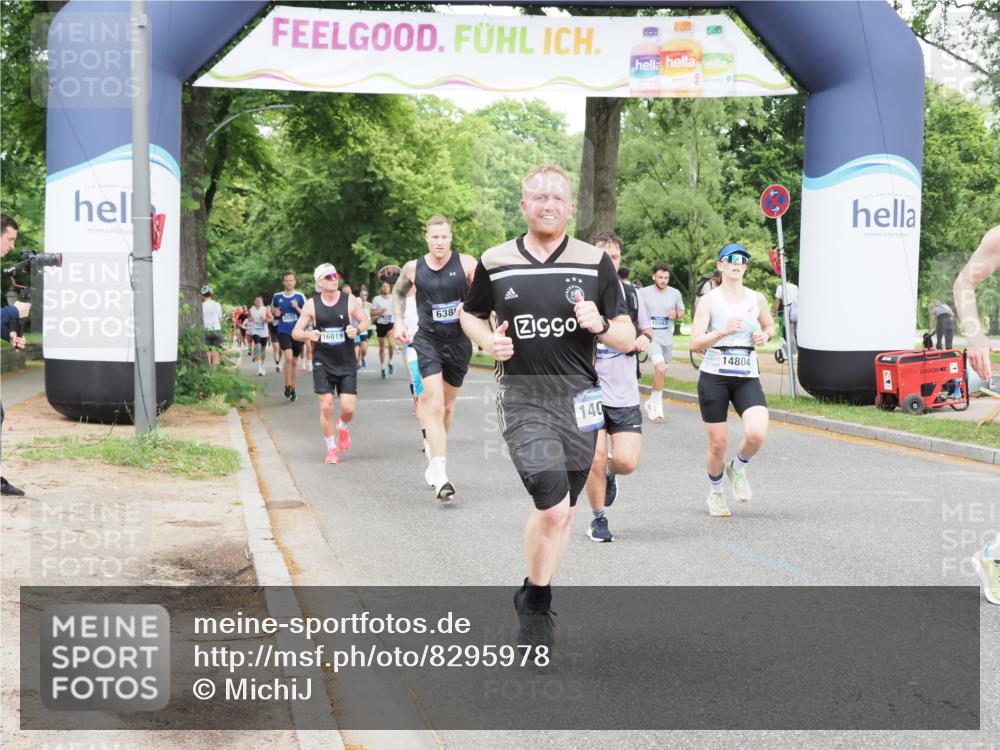 29.06.2025 - hella hamburg halbmarathon MichiJ http://msf.ph/oto/8295978 29.06.2025 10:34:13 Zwischen KM18-KM19 1012, 2189, 2842, 3304, 4091, 4237, 4345, 4949, 5472, 6388, 7961, 8023, 9232, 13940, 14034, 14804, 14911, 15206, 16081, 17190, 18346 meine-sportfotos.de