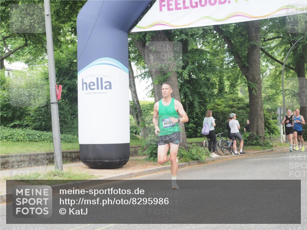 29.06.2025 - hella hamburg halbmarathon KatJ http://msf.ph/oto/8295986 29.06.2025 10:13:31 Zwischen KM18-KM19 6699 meine-sportfotos.de