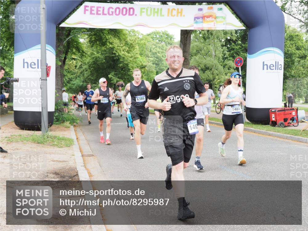 29.06.2025 - hella hamburg halbmarathon MichiJ http://msf.ph/oto/8295987 29.06.2025 10:34:13 Zwischen KM18-KM19 1012, 2189, 2842, 3304, 4091, 4237, 4345, 4949, 5472, 6388, 7961, 8023, 9232, 13940, 14034, 14804, 14911, 15206, 16081, 17190, 18346 meine-sportfotos.de