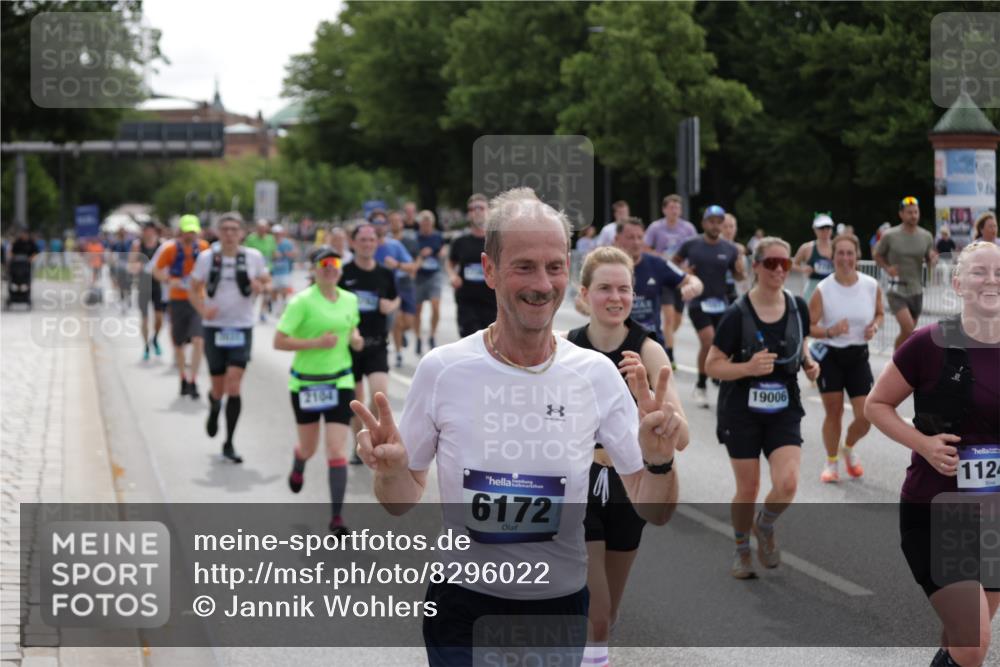 29.06.2025 - hella hamburg halbmarathon Jannik Wohlers http://msf.ph/oto/8296022 29.06.2025 10:36:44 Lombardsbrücke 1022, 1339, 1488, 1490, 1597, 2031, 2072, 2104, 2272, 2480, 3127, 3165, 3714, 4347, 4733, 5224, 5538, 5640, 5786, 6172, 6584, 6804, 7202, 7707, 8007, 8257, 8258, 8315, 8758, 9054, 9055, 10762, 10862, 10931, 11246, 11843, 11980, 12087, 12103, 12184, 12463, 12532, 13695, 13783, 13970, 13971, 14202, 14343, 14396, 14779, 14915, 15106, 15353, 15475, 15907, 16192, 16304, 16782, 17388, 17504, 17591, 17687, 17688, 17794, 18578 meine-sportfotos.de
