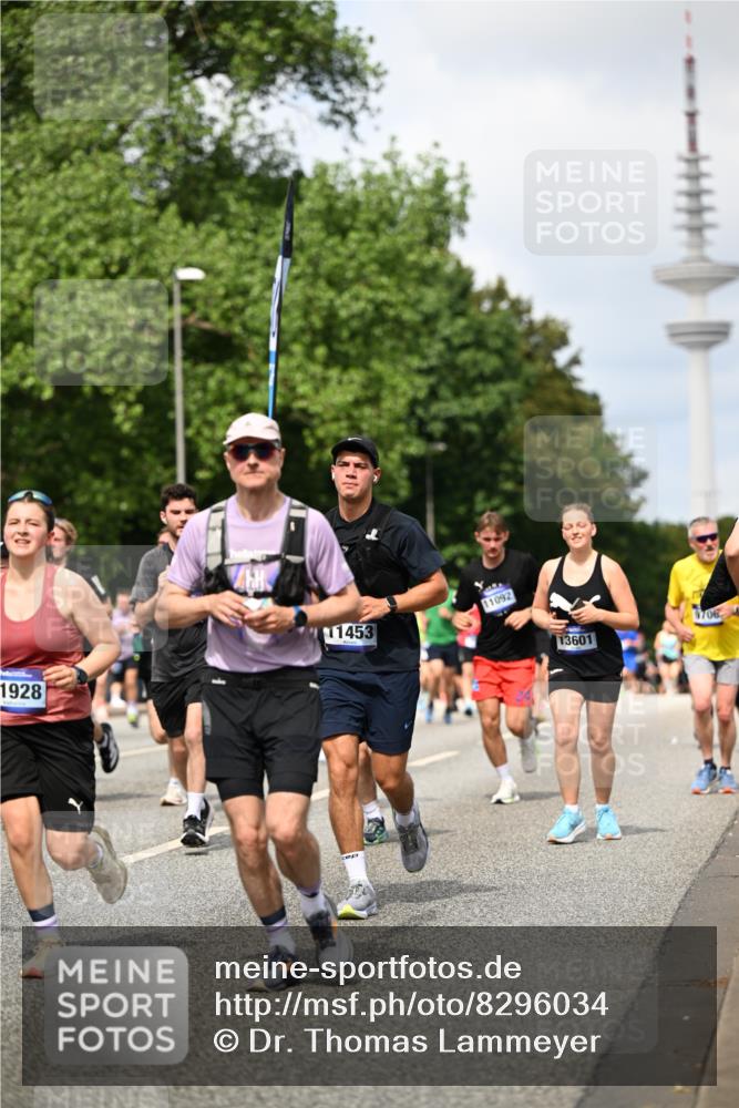 29.06.2025 - hella hamburg halbmarathon Dr. Thomas Lammeyer http://msf.ph/oto/8296034 29.06.2025 10:37:44 Kennedybrücke 1189, 1275, 1896, 1995, 2085, 2342, 2526, 2776, 3341, 3812, 4164, 4361, 4433, 4449, 4807, 5075, 5141, 5180, 5557, 5561, 5584, 5822, 5917, 6773, 6956, 6999, 7308, 7309, 7705, 8620, 8891, 9234, 9258, 9438, 9591, 9706, 9799, 9995, 10800, 11092, 11111, 11237, 11260 meine-sportfotos.de