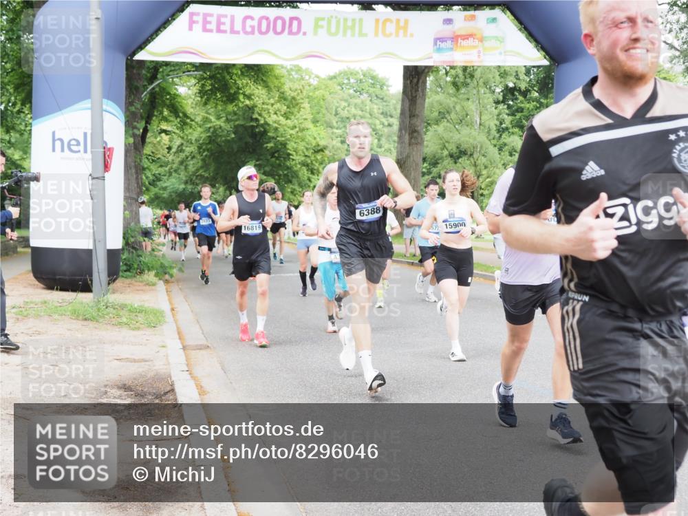 29.06.2025 - hella hamburg halbmarathon MichiJ http://msf.ph/oto/8296046 29.06.2025 10:34:14 Zwischen KM18-KM19 1012, 2189, 2842, 3304, 4091, 4237, 4345, 4949, 5472, 6388, 7961, 8577, 9232, 11094, 13940, 14034, 14804, 14911, 15206, 15563, 15900, 16081, 16819, 17190, 18346 meine-sportfotos.de