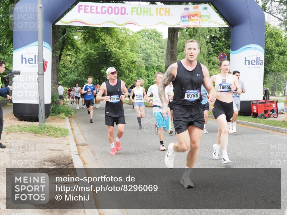 29.06.2025 - hella hamburg halbmarathon MichiJ http://msf.ph/oto/8296069 29.06.2025 10:34:14 Zwischen KM18-KM19 1012, 2189, 2842, 3304, 4091, 4237, 4345, 4949, 5472, 6388, 7961, 8577, 9232, 11094, 13940, 14034, 14804, 14911, 15206, 15563, 15900, 16081, 16819, 17190, 18346 meine-sportfotos.de