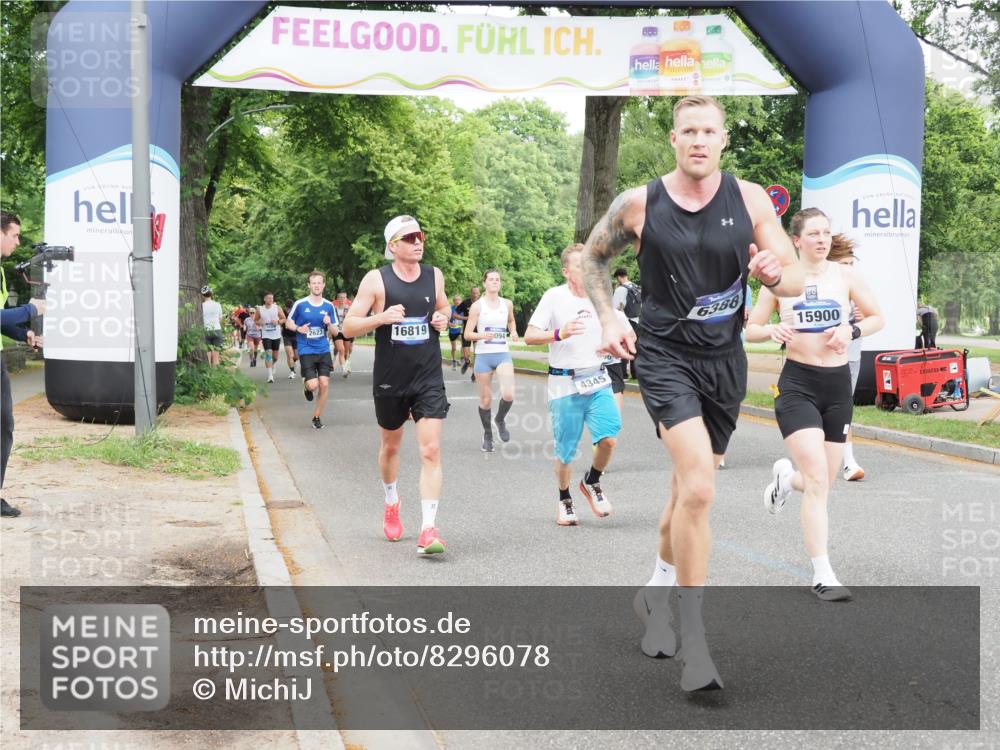 29.06.2025 - hella hamburg halbmarathon MichiJ http://msf.ph/oto/8296078 29.06.2025 10:34:15 Zwischen KM18-KM19 2189, 2842, 4091, 4237, 4345, 4949, 5472, 6388, 8577, 11094, 13940, 14034, 14804, 14911, 15206, 15563, 15900, 16081, 16819, 17190, 18346 meine-sportfotos.de