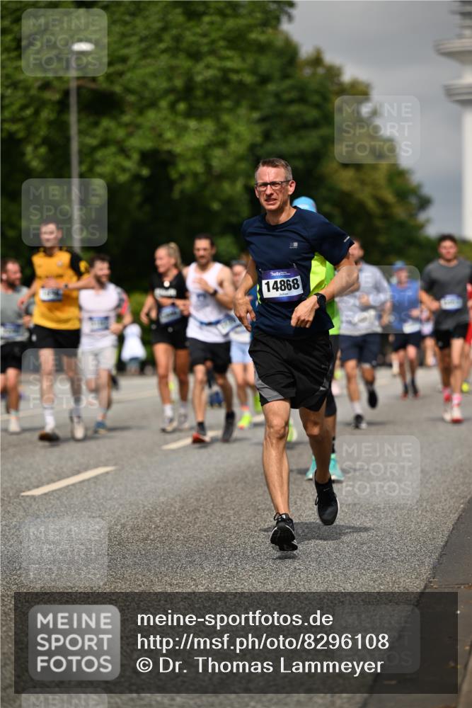 29.06.2025 - hella hamburg halbmarathon Dr. Thomas Lammeyer http://msf.ph/oto/8296108 29.06.2025 10:16:15 Kennedybrücke 1249, 1610, 1785, 1850, 1851, 2963, 2964, 3182, 3248, 3262, 3746, 4453, 4499, 5150, 5166, 5176, 6822, 6871, 6966, 7907, 8206, 8207, 8971, 9119, 9253, 9405, 9428, 10402, 10685 meine-sportfotos.de