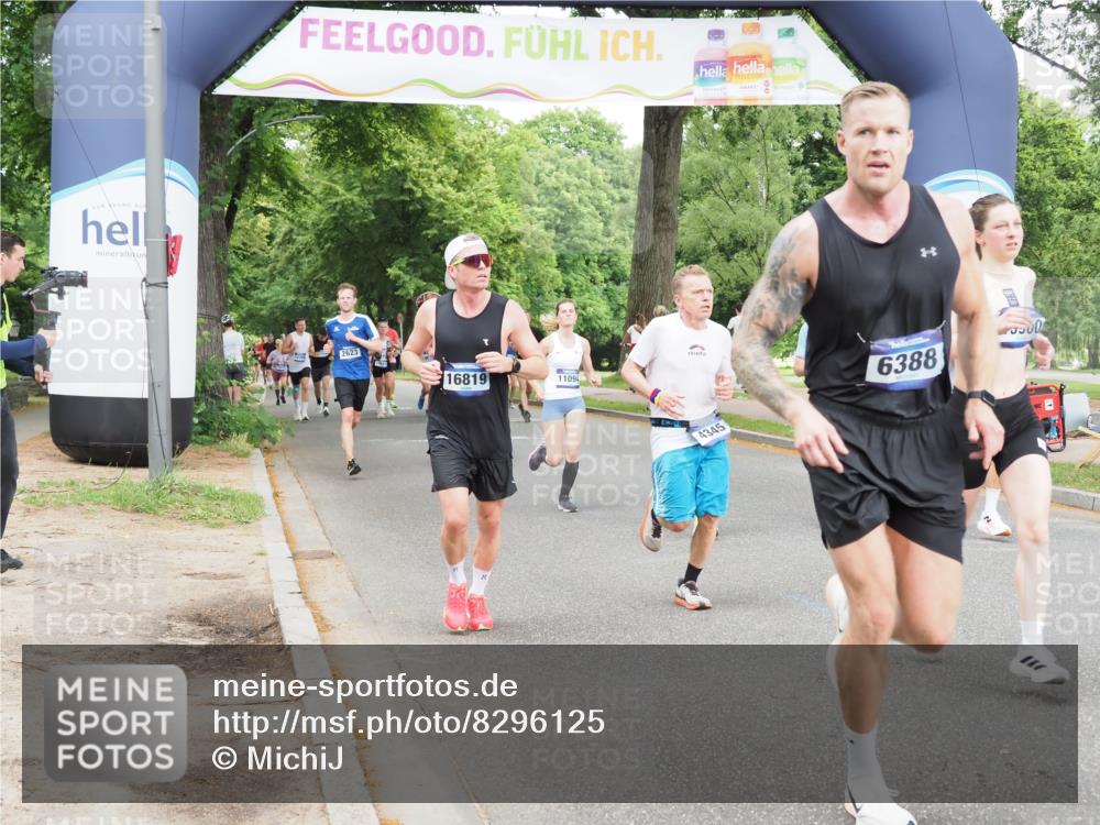 29.06.2025 - hella hamburg halbmarathon MichiJ http://msf.ph/oto/8296125 29.06.2025 10:34:15 Zwischen KM18-KM19 2189, 2842, 4091, 4237, 4345, 4949, 5472, 6388, 8577, 11094, 13940, 14034, 14804, 14911, 15206, 15563, 15900, 16081, 16819, 17190, 18346 meine-sportfotos.de