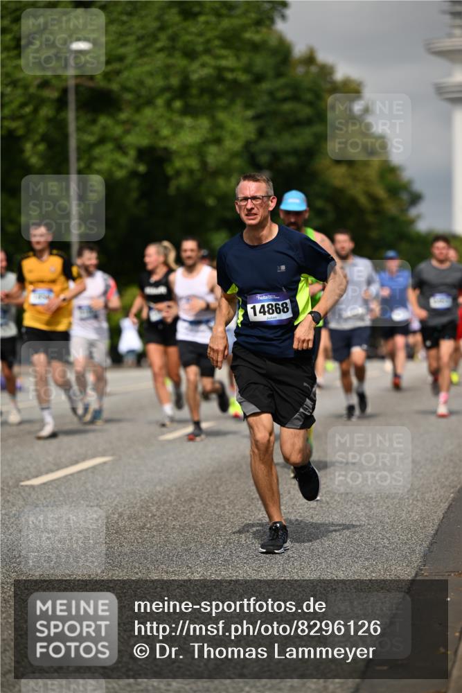29.06.2025 - hella hamburg halbmarathon Dr. Thomas Lammeyer http://msf.ph/oto/8296126 29.06.2025 10:16:15 Kennedybrücke 1249, 1610, 1785, 1850, 1851, 2963, 2964, 3182, 3248, 3262, 3746, 4453, 4499, 5150, 5166, 5176, 6822, 6871, 6966, 7907, 8206, 8207, 8971, 9119, 9253, 9405, 9428, 10402, 10685 meine-sportfotos.de