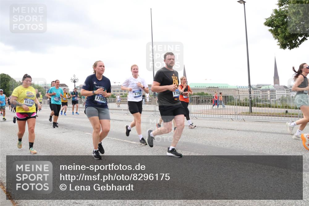 29.06.2025 - hella hamburg halbmarathon Lena Gebhardt http://msf.ph/oto/8296175 29.06.2025 10:56:07 Lombardsbrücke 16336, 15199, 17039, 2793, 17038, 1113, 1738, 1909, 2095, 2793, 2915, 3101, 3244, 3257, 3268, 4083, 4265, 4354, 4470, 4473, 4836, 4896, 5220, 5222, 5306, 5575, 5580, 5693, 5757, 5994, 6055, 6056, 6113, 6257, 6494, 6594, 6690, 6968, 7025, 7028, 7516, 7616, 7969, 8005, 8110, 8305, 8517, 8527, 8532, 8533, 8648, 8766, 9383, 9435, 9548, 9606, 9838, 9861, 9865, 9948, 9953, 9956, 10436, 10438, 10449, 10593, 10640, 10740, 10784, 10987, 11903, 11962, 11963, 12695 meine-sportfotos.de