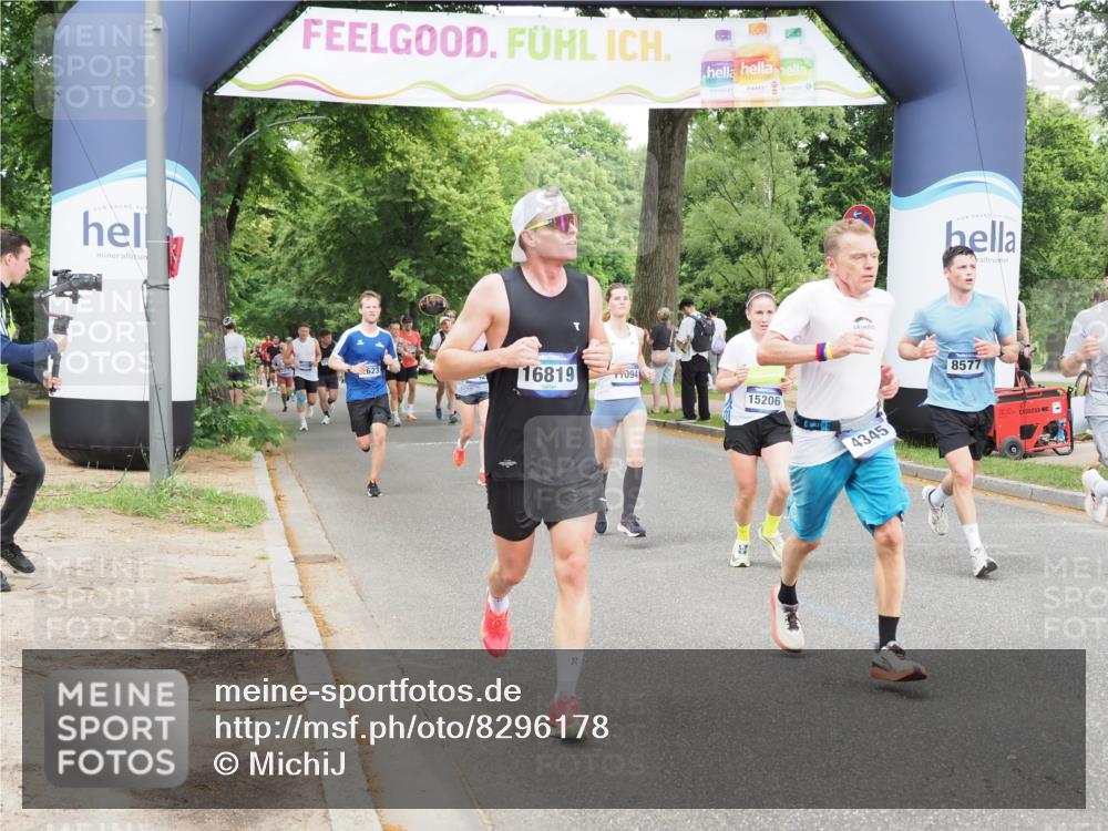 29.06.2025 - hella hamburg halbmarathon MichiJ http://msf.ph/oto/8296178 29.06.2025 10:34:15 Zwischen KM18-KM19 2189, 2842, 4091, 4237, 4345, 4949, 5472, 6388, 8577, 11094, 13940, 14034, 14804, 14911, 15206, 15563, 15900, 16081, 16819, 17190, 18346 meine-sportfotos.de