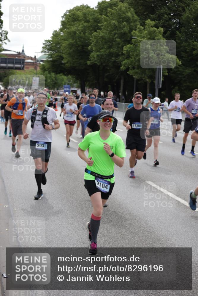 29.06.2025 - hella hamburg halbmarathon Jannik Wohlers http://msf.ph/oto/8296196 29.06.2025 10:36:46 Lombardsbrücke 1022, 1276, 1339, 1488, 1490, 1597, 2031, 2072, 2104, 2272, 2480, 3127, 3714, 4097, 4347, 4733, 5146, 5224, 5538, 5560, 5640, 5786, 5940, 6172, 6584, 6804, 7202, 7707, 8007, 8257, 8258, 8315, 8758, 8811, 9054, 9055, 10762, 10931, 11246, 11843, 11980, 12087, 12103, 12184, 12463, 12532, 13695, 13783, 13970, 13971, 14202, 14343, 14396, 14779, 14915, 15106, 15353, 15475, 15907, 16192, 16304, 16782, 16831, 17388, 17591, 17687, 17688, 17794, 18578, 18710 meine-sportfotos.de