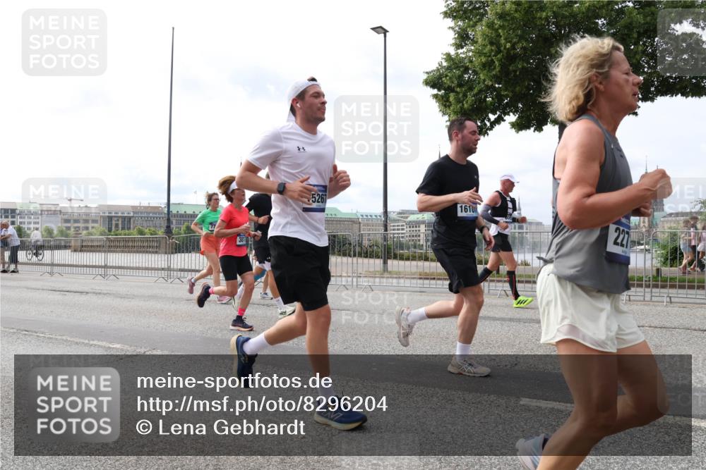 29.06.2025 - hella hamburg halbmarathon Lena Gebhardt http://msf.ph/oto/8296204 29.06.2025 10:21:31 Lombardsbrücke 5267, 1610, 227, 1028, 1072, 1266, 1401, 1658, 1668, 2172, 2271, 2383, 2529, 2635, 2815, 2956, 2986, 3122, 3161, 3453, 3770, 3817, 3825, 3826, 4289, 4375, 4376, 4697, 4786, 5122, 5373, 5395, 5412, 5493, 5759, 5767, 5957, 6086, 6103, 6275, 6308, 6475, 6805, 6844, 7228, 7375, 7522, 7553, 7608, 7612, 7672, 7781, 8095, 8286, 8715, 8726, 8844, 8896, 9100, 9108, 9369, 9483, 9499, 9501, 9532, 9624, 10374, 10602, 10874, 11698, 12175, 13057, 13508 meine-sportfotos.de