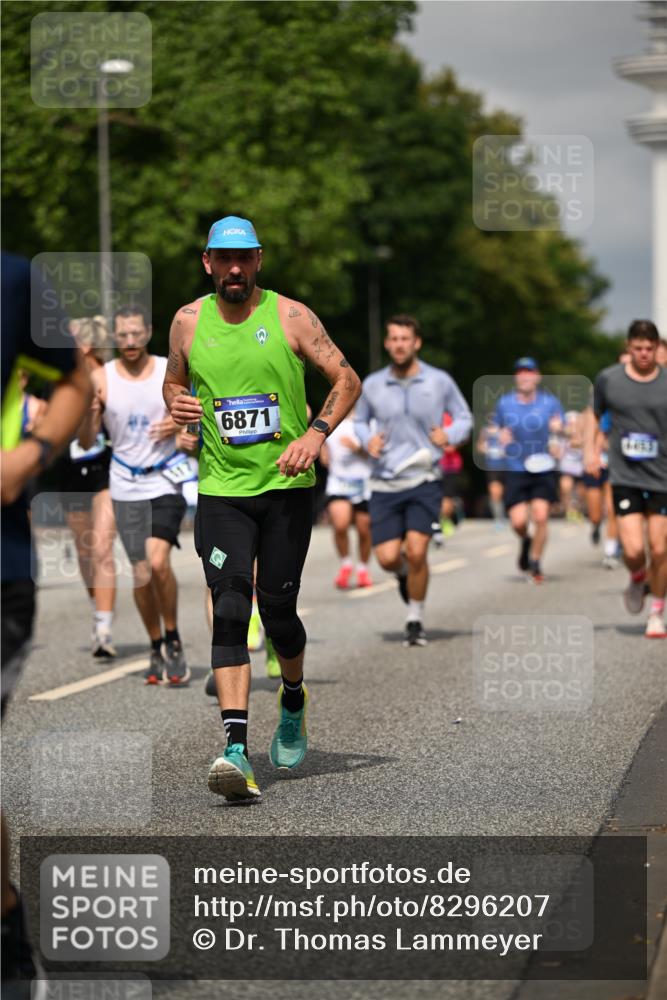 29.06.2025 - hella hamburg halbmarathon Dr. Thomas Lammeyer http://msf.ph/oto/8296207 29.06.2025 10:16:17 Kennedybrücke 1249, 1610, 1785, 1850, 1851, 2963, 2964, 3182, 3248, 3262, 3746, 4453, 4499, 5150, 5166, 5176, 6822, 6871, 7907, 8206, 8207, 8917, 8971, 9253, 9405, 9428, 10402, 10685 meine-sportfotos.de