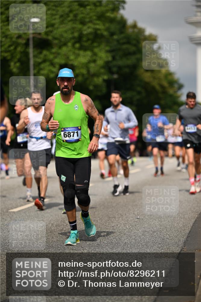 29.06.2025 - hella hamburg halbmarathon Dr. Thomas Lammeyer http://msf.ph/oto/8296211 29.06.2025 10:16:17 Kennedybrücke 1249, 1610, 1785, 1850, 1851, 2963, 2964, 3182, 3248, 3262, 3746, 4453, 4499, 5150, 5166, 5176, 6822, 6871, 7907, 8206, 8207, 8917, 8971, 9253, 9405, 9428, 10402, 10685 meine-sportfotos.de