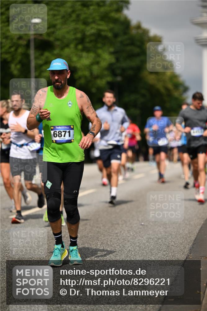29.06.2025 - hella hamburg halbmarathon Dr. Thomas Lammeyer http://msf.ph/oto/8296221 29.06.2025 10:16:17 Kennedybrücke 1249, 1610, 1785, 1850, 1851, 2963, 2964, 3182, 3248, 3262, 3746, 4453, 4499, 5150, 5166, 5176, 6822, 6871, 7907, 8206, 8207, 8917, 8971, 9253, 9405, 9428, 10402, 10685 meine-sportfotos.de