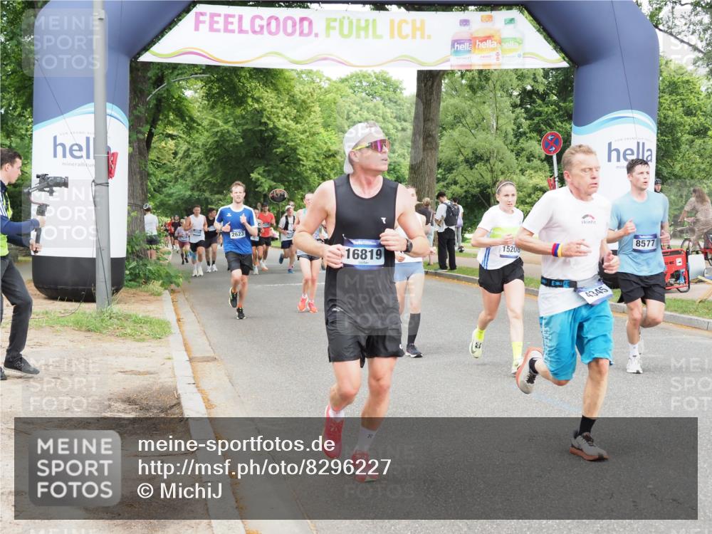 29.06.2025 - hella hamburg halbmarathon MichiJ http://msf.ph/oto/8296227 29.06.2025 10:34:16 Zwischen KM18-KM19 2189, 2842, 4091, 4237, 4345, 4949, 5472, 6388, 7056, 8577, 11094, 13940, 14034, 14804, 14911, 15206, 15563, 15900, 16081, 16819, 17190, 18346 meine-sportfotos.de