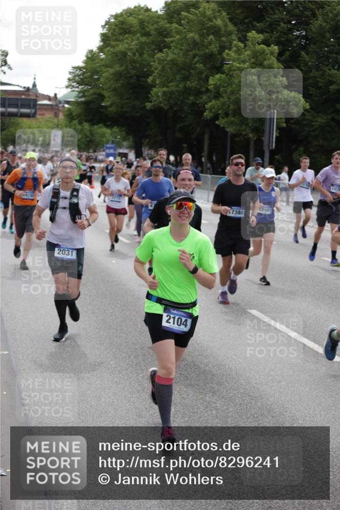 29.06.2025 - hella hamburg halbmarathon Jannik Wohlers http://msf.ph/oto/8296241 29.06.2025 10:36:46 Lombardsbrücke 1022, 1276, 1339, 1488, 1490, 1597, 2031, 2072, 2104, 2272, 2480, 3127, 3714, 4097, 4347, 4733, 5146, 5224, 5538, 5560, 5640, 5786, 5940, 6172, 6584, 6804, 7202, 7707, 8007, 8257, 8258, 8315, 8758, 8811, 9054, 9055, 10762, 10931, 11246, 11843, 11980, 12087, 12103, 12184, 12463, 12532, 13695, 13783, 13970, 13971, 14202, 14343, 14396, 14779, 14915, 15106, 15353, 15475, 15907, 16192, 16304, 16782, 16831, 17388, 17591, 17687, 17688, 17794, 18578, 18710 meine-sportfotos.de