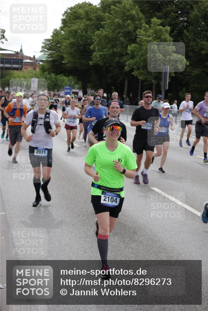 29.06.2025 - hella hamburg halbmarathon Jannik Wohlers http://msf.ph/oto/8296273 29.06.2025 10:36:46 Lombardsbrücke 1022, 1276, 1339, 1488, 1490, 1597, 2031, 2072, 2104, 2272, 2480, 3127, 3714, 4097, 4347, 4733, 5146, 5224, 5538, 5560, 5640, 5786, 5940, 6172, 6584, 6804, 7202, 7707, 8007, 8257, 8258, 8315, 8758, 8811, 9054, 9055, 10762, 10931, 11246, 11843, 11980, 12087, 12103, 12184, 12463, 12532, 13695, 13783, 13970, 13971, 14202, 14343, 14396, 14779, 14915, 15106, 15353, 15475, 15907, 16192, 16304, 16782, 16831, 17388, 17591, 17687, 17688, 17794, 18578, 18710 meine-sportfotos.de
