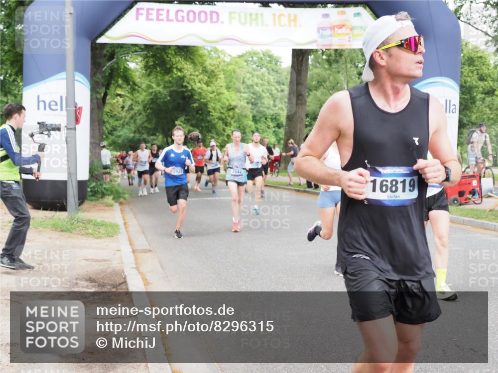 29.06.2025 - hella hamburg halbmarathon MichiJ http://msf.ph/oto/8296315 29.06.2025 10:34:16 Zwischen KM18-KM19 2189, 2842, 4091, 4237, 4345, 4949, 5472, 6388, 7056, 8577, 11094, 13940, 14034, 14804, 14911, 15206, 15563, 15900, 16081, 16819, 17190, 18346 meine-sportfotos.de