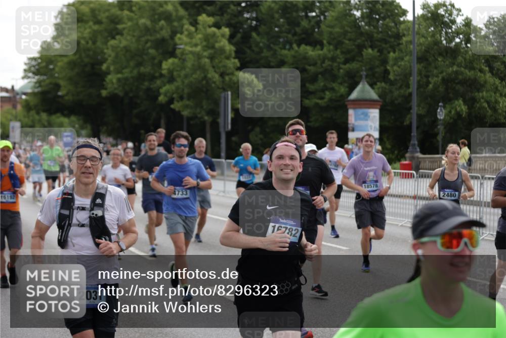 29.06.2025 - hella hamburg halbmarathon Jannik Wohlers http://msf.ph/oto/8296323 29.06.2025 10:36:47 Lombardsbrücke 1022, 1276, 1339, 1488, 1490, 1597, 1819, 2016, 2031, 2072, 2104, 2272, 2480, 3127, 3714, 4097, 4347, 4733, 5146, 5224, 5538, 5560, 5640, 5786, 5940, 6172, 6584, 6804, 7202, 7707, 8007, 8257, 8258, 8315, 8758, 8811, 9054, 9055, 10762, 10931, 11246, 11843, 11980, 12087, 12103, 12184, 12463, 13695, 13783, 13970, 13971, 14202, 14343, 14396, 14779, 14915, 15084, 15106, 15353, 15475, 15907, 16192, 16304, 16782, 16831, 17388, 17591, 17687, 17688, 17794, 18578, 18710 meine-sportfotos.de