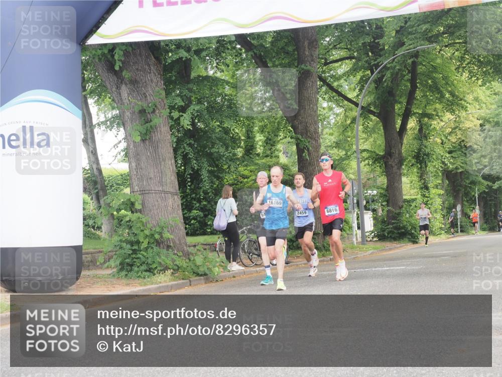 29.06.2025 - hella hamburg halbmarathon KatJ http://msf.ph/oto/8296357 29.06.2025 10:13:34 Zwischen KM18-KM19 6699 meine-sportfotos.de
