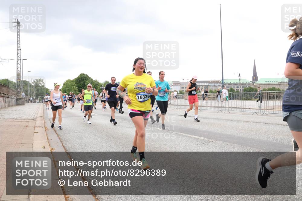 29.06.2025 - hella hamburg halbmarathon Lena Gebhardt http://msf.ph/oto/8296389 29.06.2025 10:56:08 Lombardsbrücke 14221, 8532, 5306, 16336, 15199, 1113, 1738, 1909, 2095, 2793, 2915, 3101, 3244, 3257, 3268, 4083, 4265, 4354, 4470, 4473, 4836, 4896, 5220, 5222, 5306, 5575, 5580, 5693, 5757, 5994, 6055, 6056, 6113, 6257, 6494, 6594, 6690, 6968, 7025, 7028, 7090, 7516, 7616, 7969, 8005, 8110, 8305, 8517, 8527, 8532, 8533, 8648, 8766, 9383, 9435, 9548, 9606, 9838, 9861, 9865, 9948, 9953, 9956, 10436, 10438, 10449, 10593, 10640, 10740, 10784, 10987, 11903, 11962, 11963, 12695 meine-sportfotos.de