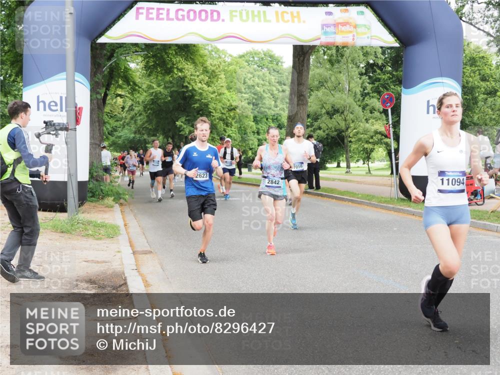29.06.2025 - hella hamburg halbmarathon MichiJ http://msf.ph/oto/8296427 29.06.2025 10:34:17 Zwischen KM18-KM19 2189, 2623, 2842, 4091, 4237, 4345, 4949, 5472, 6388, 7056, 8577, 11094, 13940, 14034, 14804, 14911, 15206, 15563, 15900, 16081, 16819, 17190 meine-sportfotos.de