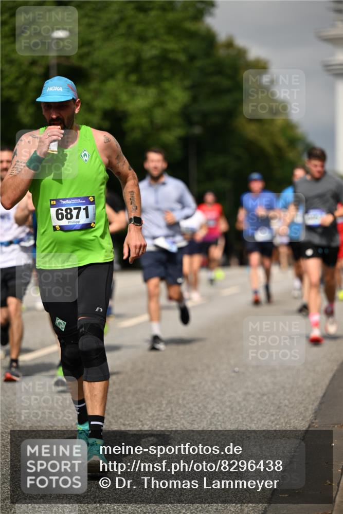 29.06.2025 - hella hamburg halbmarathon Dr. Thomas Lammeyer http://msf.ph/oto/8296438 29.06.2025 10:16:18 Kennedybrücke 1249, 1610, 1785, 1850, 1851, 2963, 2964, 3182, 3248, 3262, 3363, 4453, 4499, 5150, 5166, 5176, 6822, 6871, 7907, 8206, 8207, 8917, 8971, 9253, 9405, 9428, 10067, 10402, 10685 meine-sportfotos.de