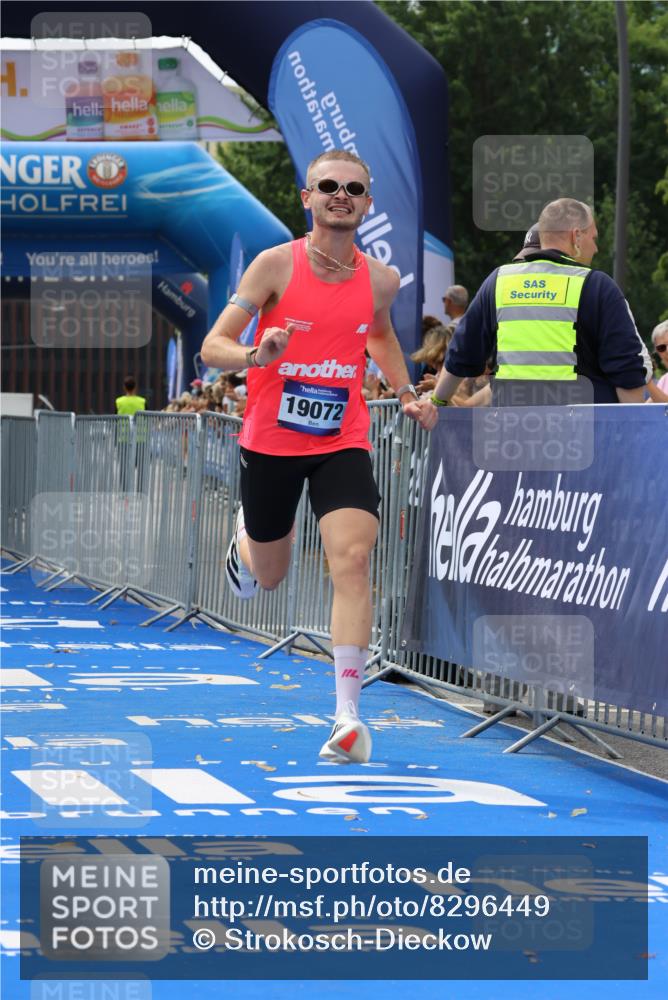 29.06.2025 - hella hamburg halbmarathon Strokosch-Dieckow http://msf.ph/oto/8296449 29.06.2025 10:18:02 Ziel 17786, 19072 meine-sportfotos.de