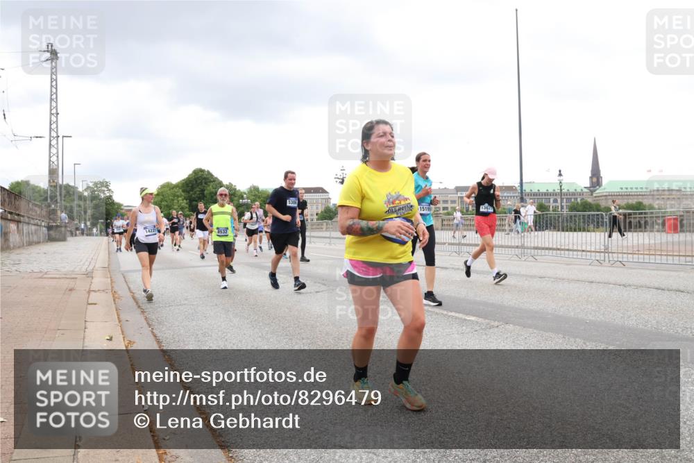 29.06.2025 - hella hamburg halbmarathon Lena Gebhardt http://msf.ph/oto/8296479 29.06.2025 10:56:08 Lombardsbrücke 14221, 8532, 15199, 13627, 1113, 1738, 1909, 2095, 2793, 2915, 3101, 3244, 3257, 3268, 4083, 4265, 4354, 4470, 4473, 4836, 4896, 5220, 5222, 5306, 5575, 5580, 5693, 5757, 5994, 6055, 6056, 6113, 6257, 6494, 6594, 6690, 6968, 7025, 7028, 7090, 7516, 7616, 7969, 8005, 8110, 8305, 8517, 8527, 8532, 8533, 8648, 8766, 9383, 9435, 9548, 9606, 9838, 9861, 9865, 9948, 9953, 9956, 10436, 10438, 10449, 10593, 10640, 10740, 10784, 10987, 11903, 11962, 11963, 12695 meine-sportfotos.de