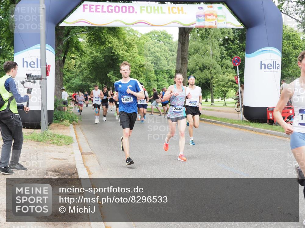 29.06.2025 - hella hamburg halbmarathon MichiJ http://msf.ph/oto/8296533 29.06.2025 10:34:17 Zwischen KM18-KM19 2189, 2623, 2842, 4091, 4237, 4345, 4949, 5472, 6388, 7056, 8577, 11094, 13940, 14034, 14804, 14911, 15206, 15563, 15900, 16081, 16819, 17190 meine-sportfotos.de